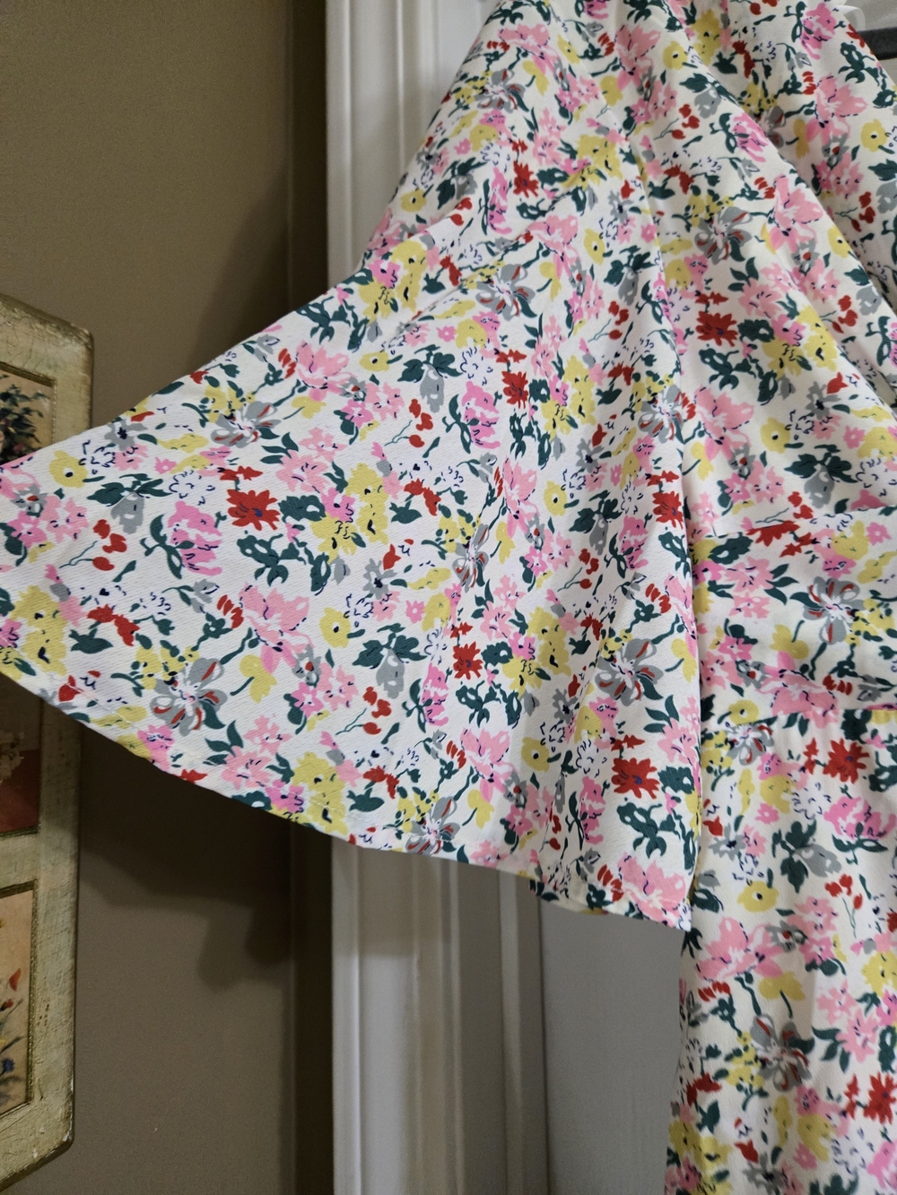 NWT Love Triangle Size Large Floral V-Neck Short Sleeve Women’s Romper - Picture 7 of 11
